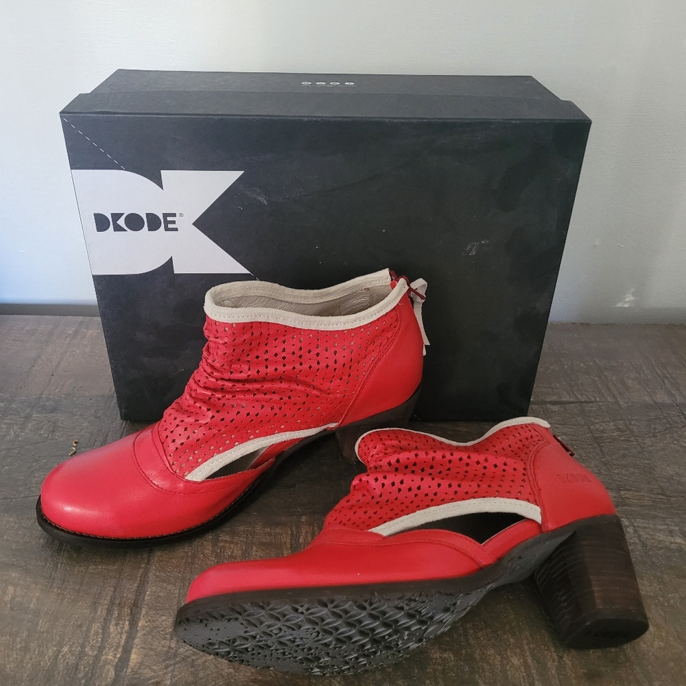 Decode Shoes